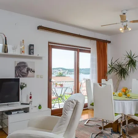 With Parking Space Okrug Gornji, Ciovo - 12293 Apartment