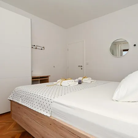 公寓 With Parking Space Okrug Gornji, Ciovo - 12293