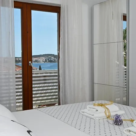 Apartments With Hot Tub Okrug Gornji, Ciovo - 12293 Διαμέρισμα *