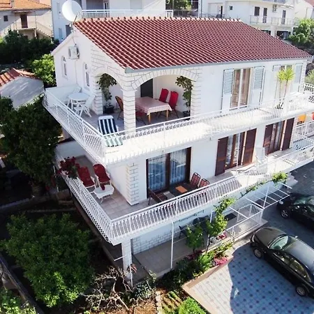Apartments With Hot Tub Okrug Gornji, Ciovo - 12293 Διαμέρισμα