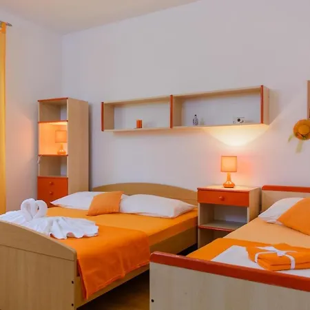 With Parking Space Okrug Gornji, Ciovo - 12293 特罗吉尔